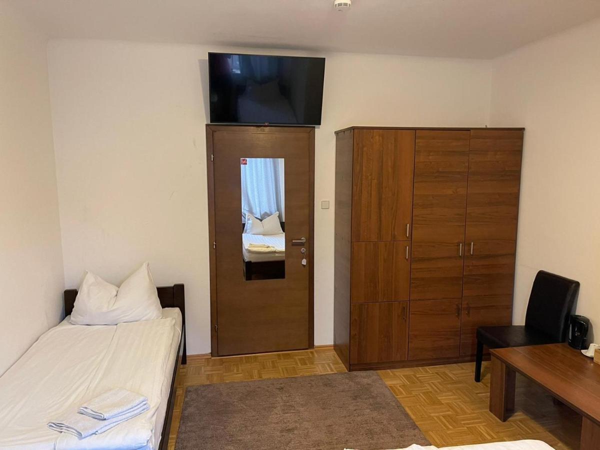 451 Rooms Graz Exterior photo